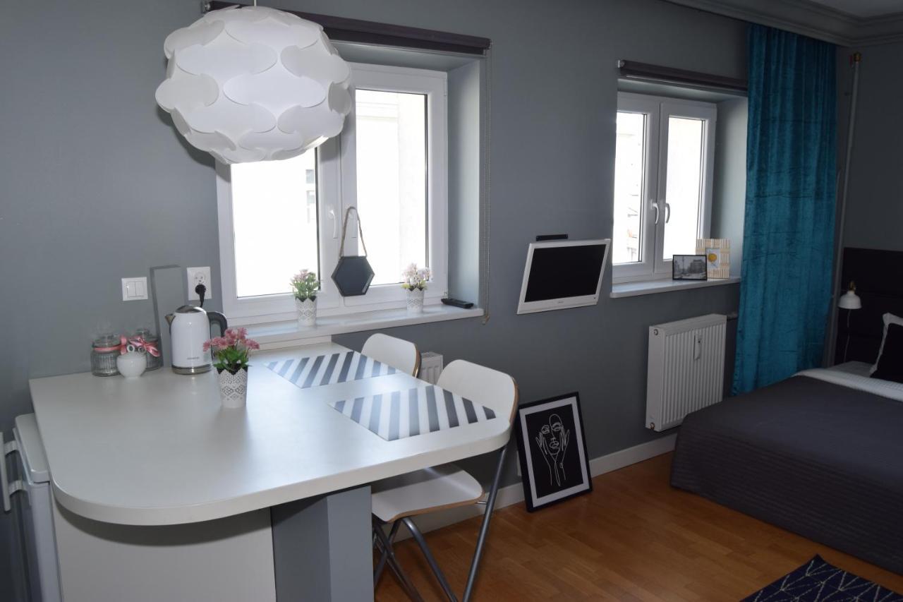 Be My Guest - Hoza Studio - Pkin Super Centrum Metro Wi-Fi Breakfast Warsawa Bagian luar foto